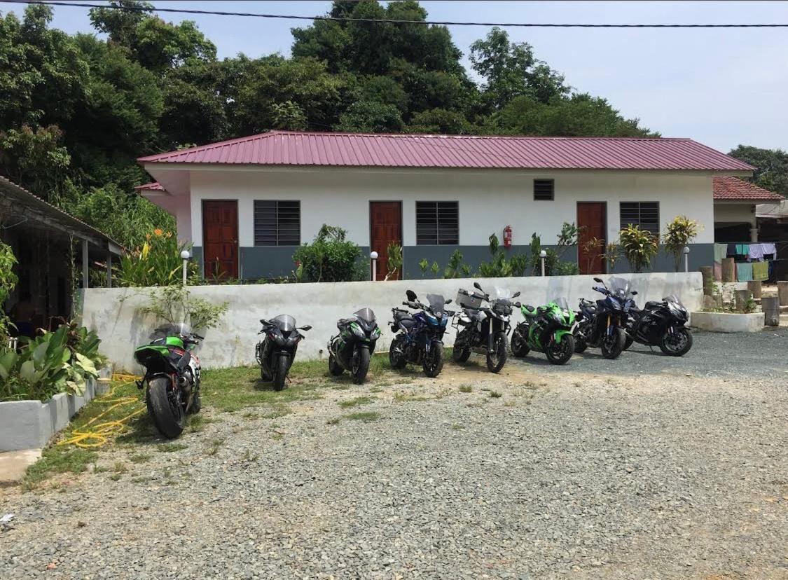 Dtahan Motel Taman Negara Kuala Tahan Exteriör bild