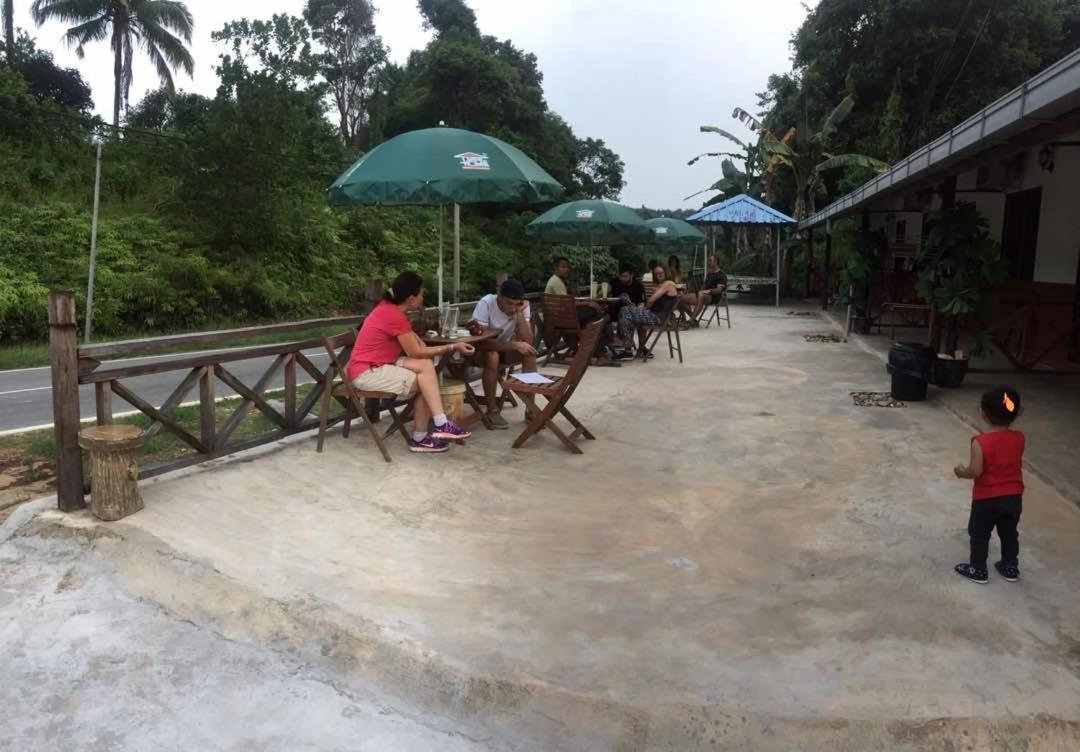 Dtahan Motel Taman Negara Kuala Tahan Exteriör bild