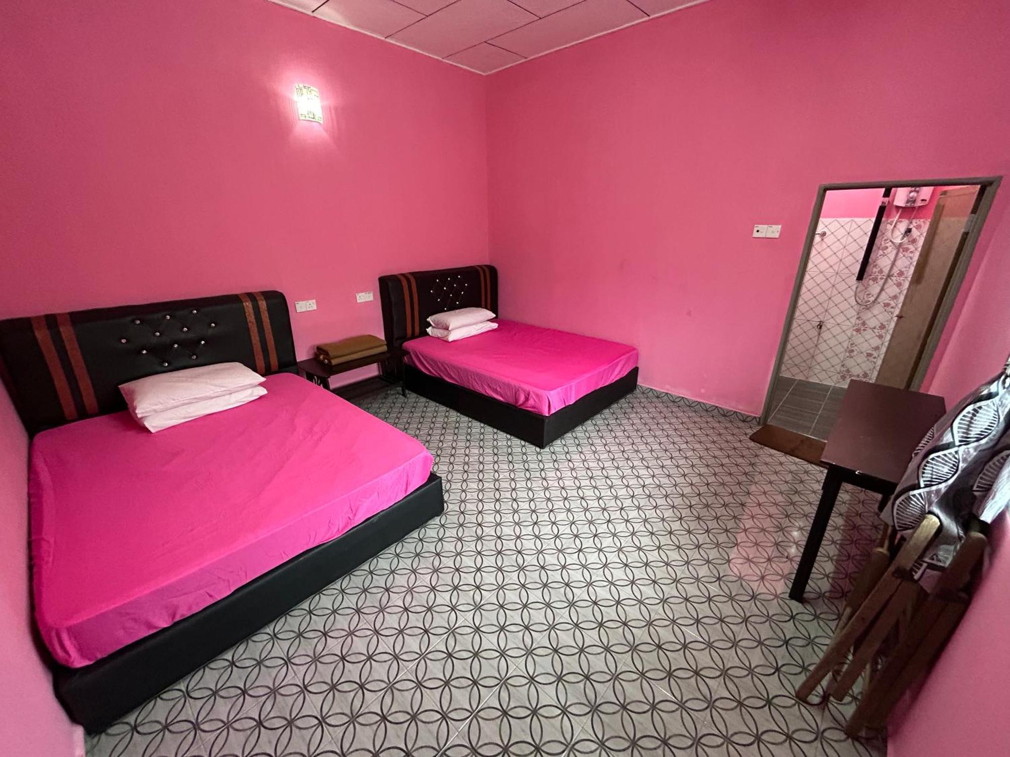 Dtahan Motel Taman Negara Kuala Tahan Exteriör bild