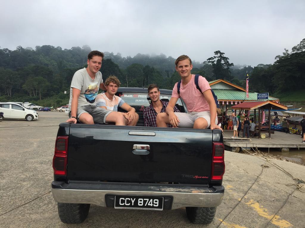 Dtahan Motel Taman Negara Kuala Tahan Exteriör bild
